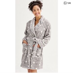 Sonoma M NWT short plush faux fur silver white polkadot fleece bathrobe